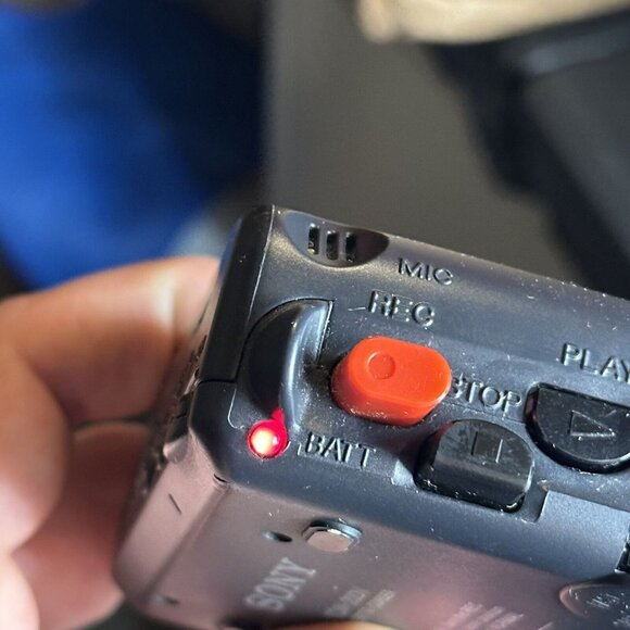 Vintage Sony Walkman TCM-20DV VOR Cassette Tape Player Recorder Warbled Playing! - Picture 9 of 9